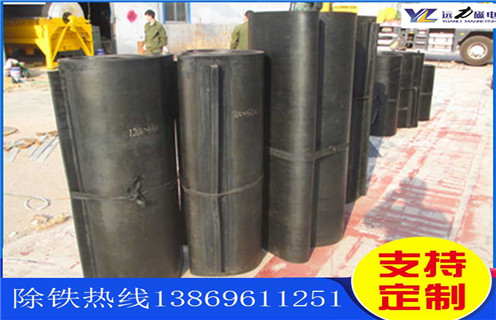 皮帶機除鐵器，廣東皮帶機除鐵器運行原理怎么調節_廣東皮帶機除鐵器運行原理跑偏原因及如何調_刮板價(jià)格 
